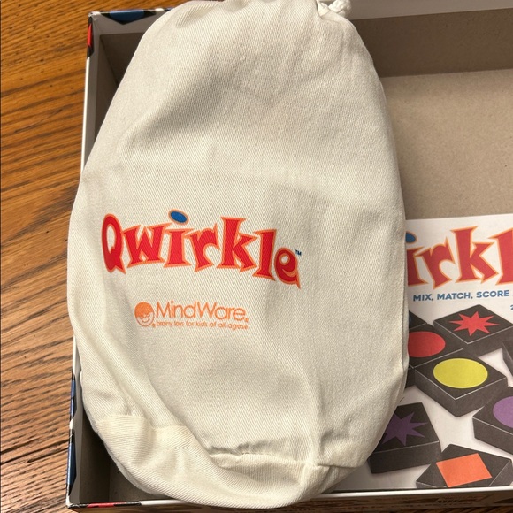 MindWare Qwirkle Board Game - Colorful Strategy Fun - Picture 3 of 4